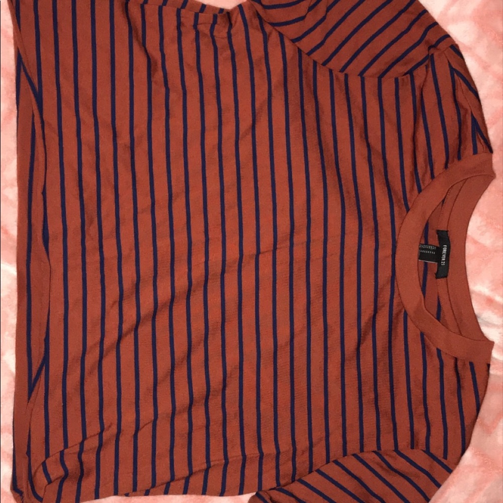 Forever 21 boxed cropped t shirt